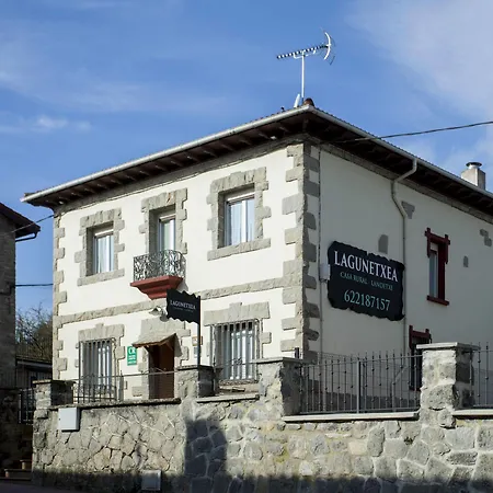 Lagun Etxea Country house *