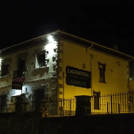 Lagun Etxea Country house Pobes